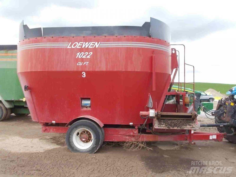  Loewen 1022 Mešaona stočne hrane