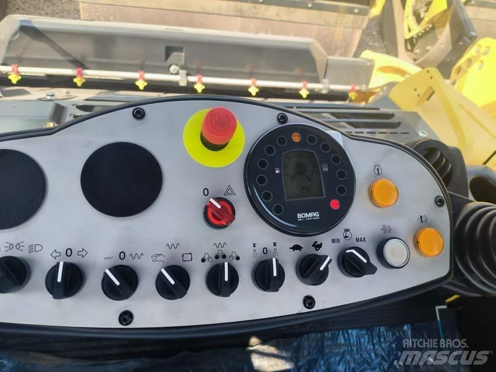 Bomag BW 203 AD-4 Valjci sa duplim bubnjem