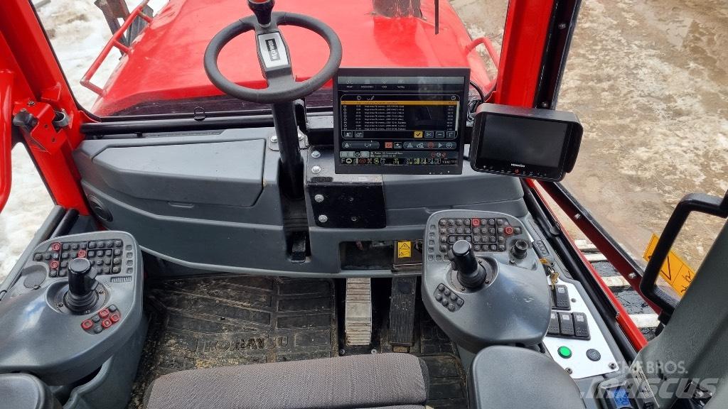 Komatsu 895 Forvarderi