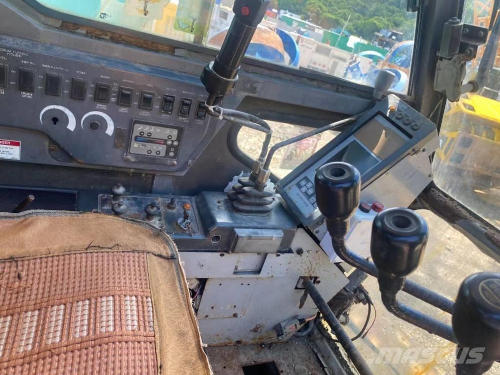 Kobelco CKE 2500 Derik kranovi