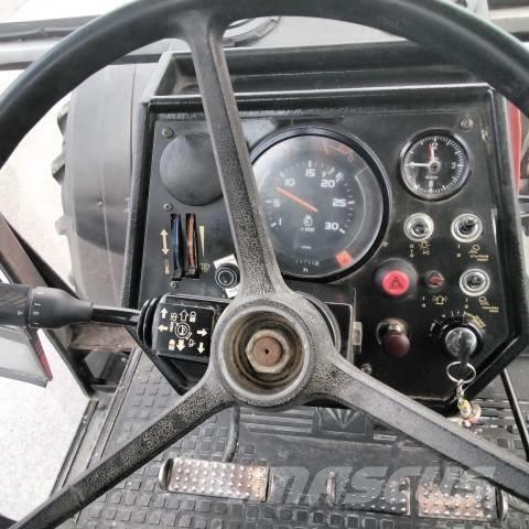 Valtra Valmet 905 Traktori