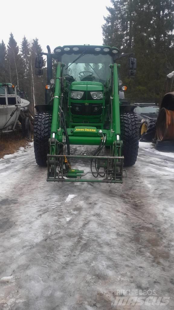 John Deere 6130R Traktori