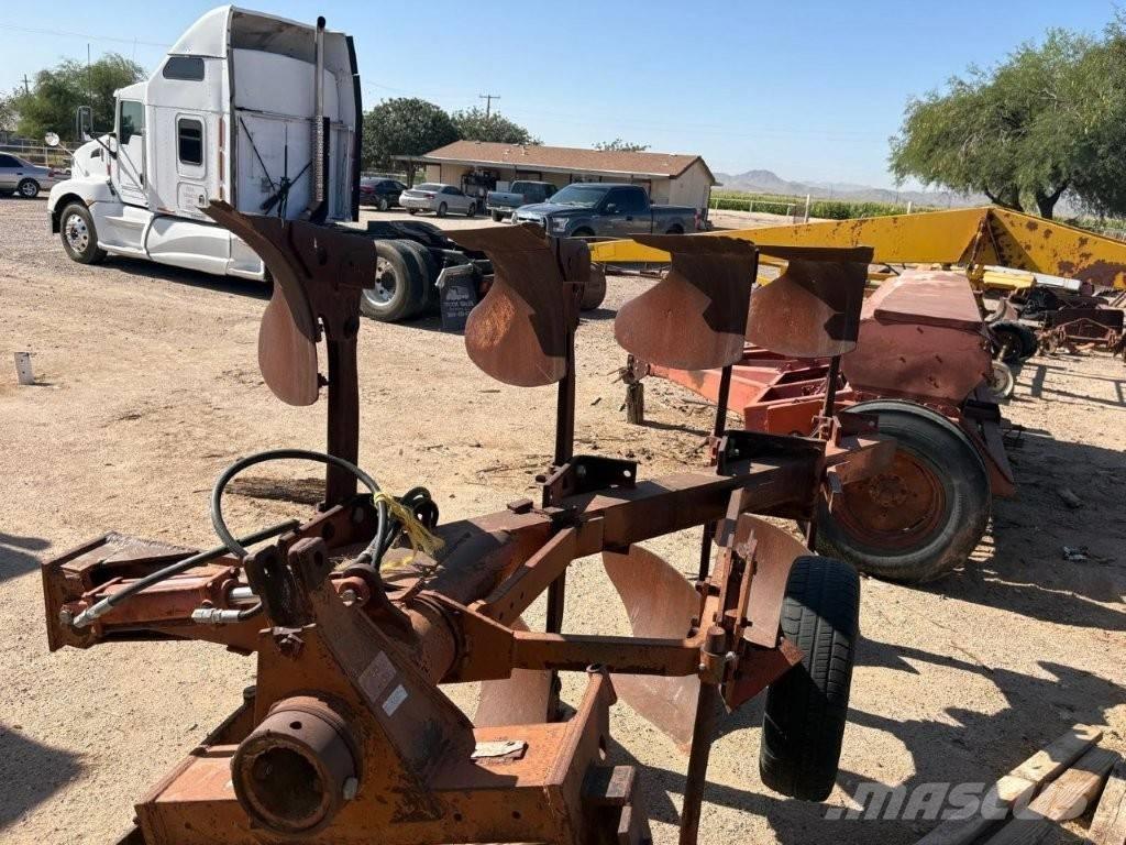 Case IH 140 plow Ostala dodatna oprema za traktore