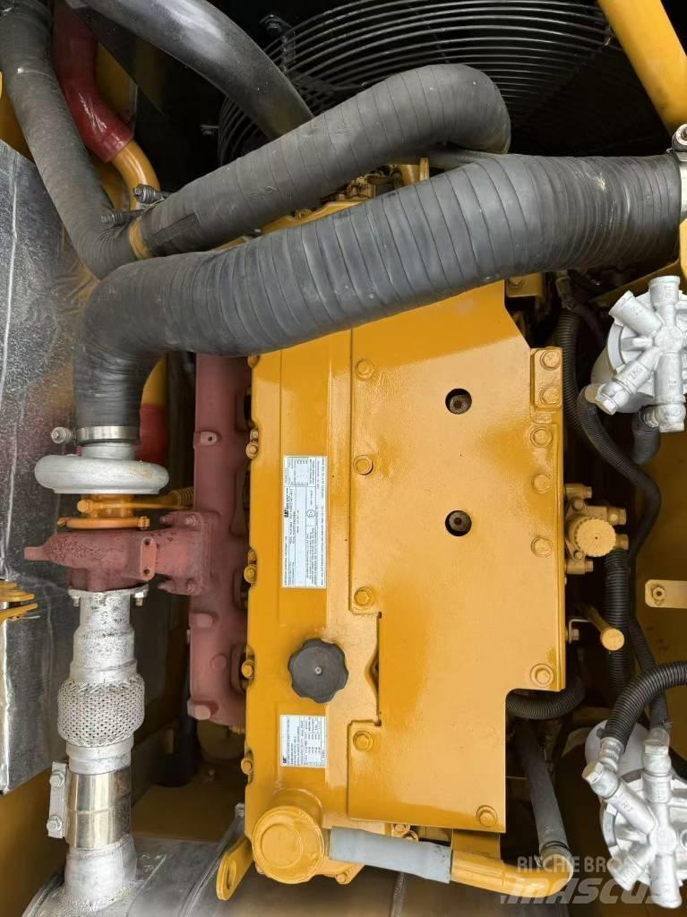 CAT 320D2L Midi bageri 7t – 12t