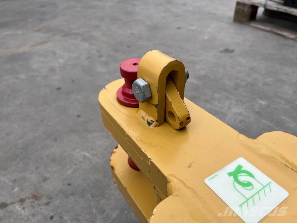 CAT D6R / D6T Zugmaul Ostale komponente za građevinarstvo