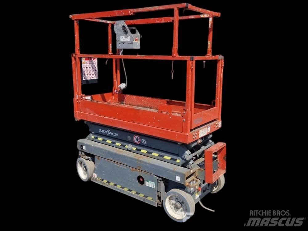SkyJack SJ III 3215 Makazaste platforme