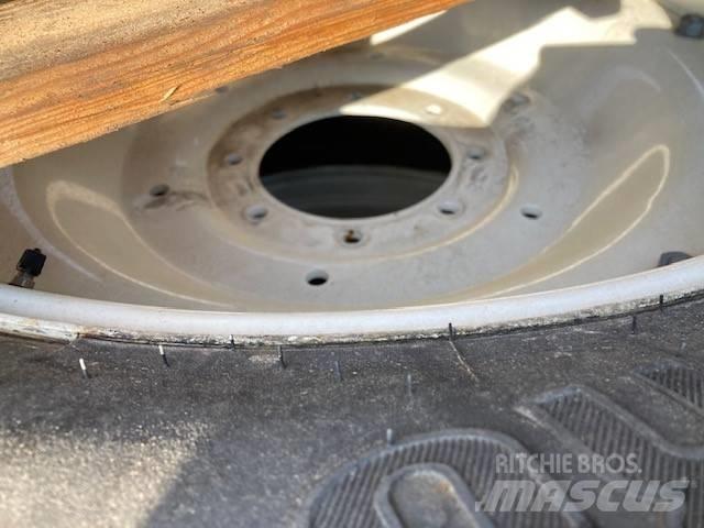 Trelleborg 540/65R34 Gume, točkovi i felne