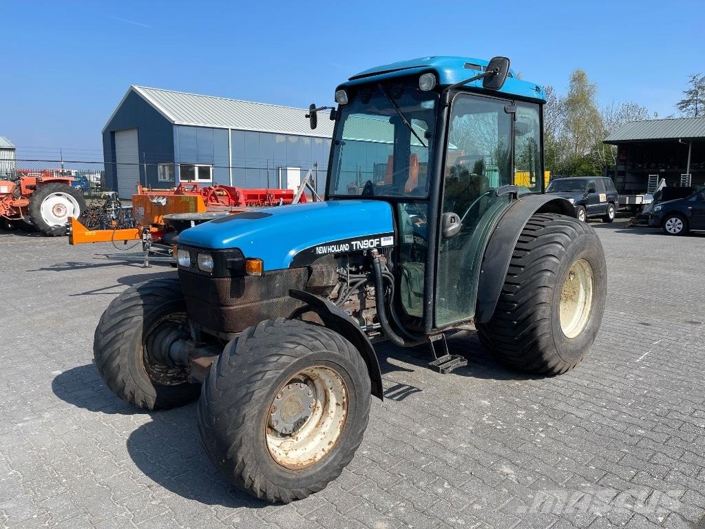 New Holland TN 90 F Traktori