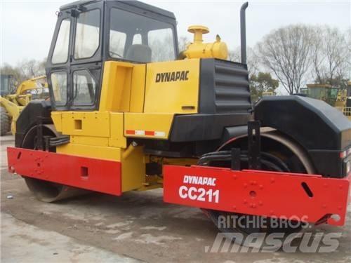 Dynapac CC 211 Valjci sa duplim bubnjem
