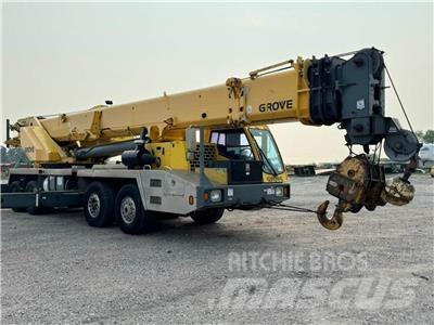 Grove TMS800E Derik kranovi