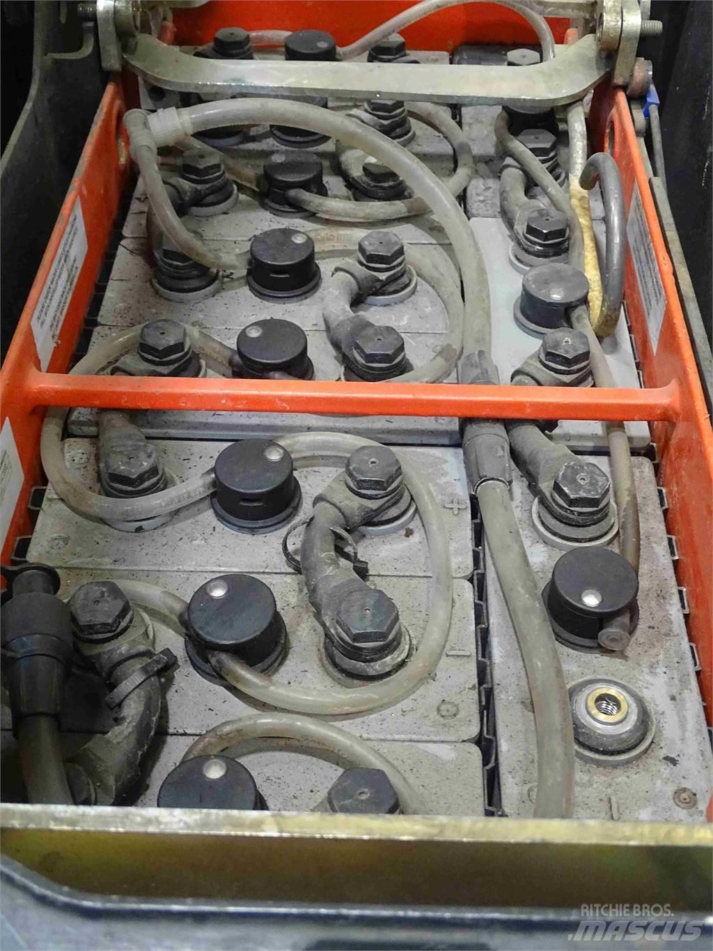 Linde L12LSP Ručni električni viljuškar