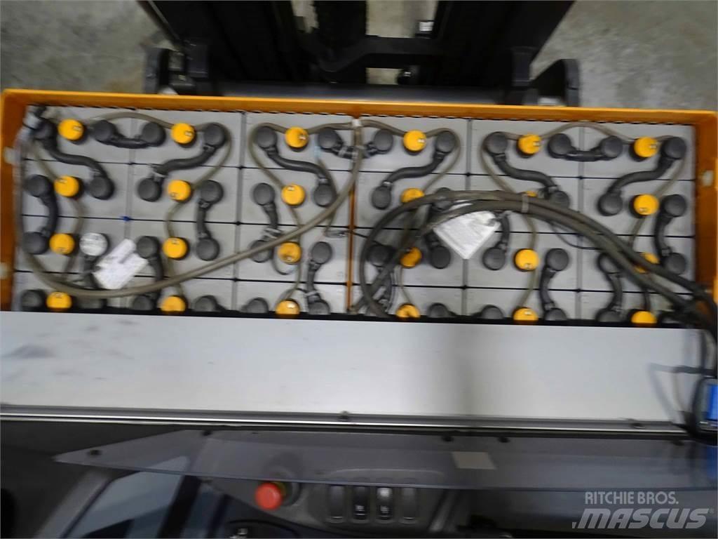 Still FM-X14 Viljuškari sa pomičnim stupom