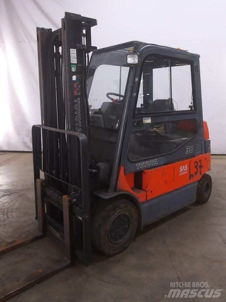 Toyota 7FBMF30 Električni viljuškari