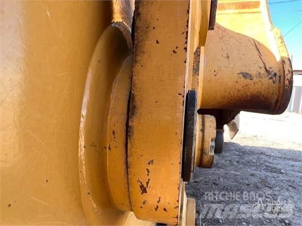 CAT 320 Bageri guseničari