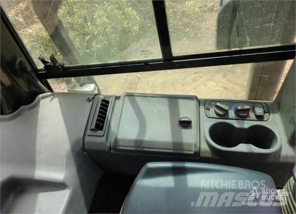 CAT D3 Buldožeri guseničari