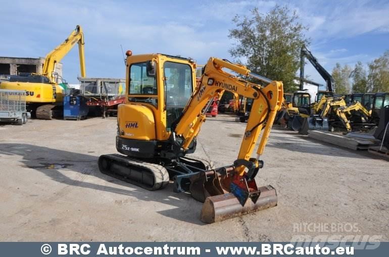 Hyundai R25Z-9AK Mini bageri < 7t