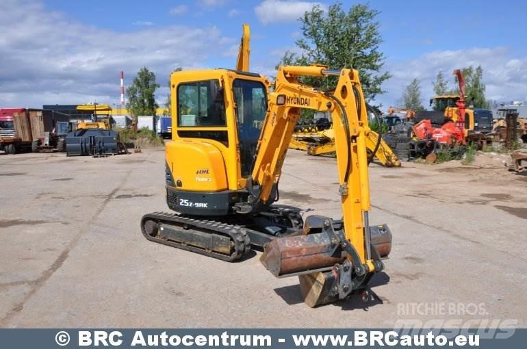 Hyundai R25Z-9AK Mini bageri < 7t