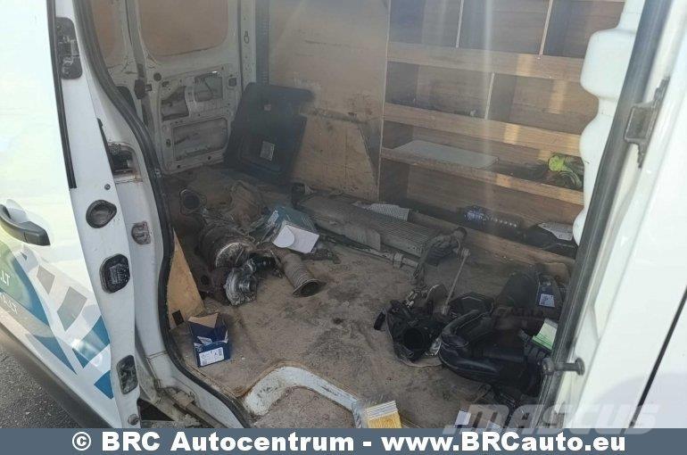 Renault Trafic Sanduk kombiji