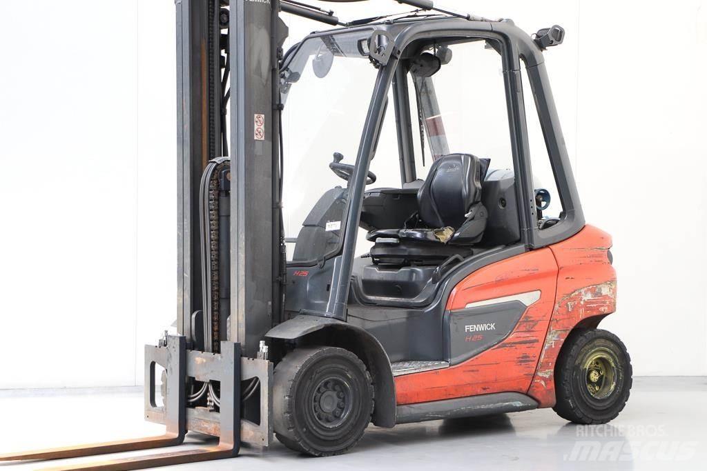 Linde H25T-01 Plinski viljuškari