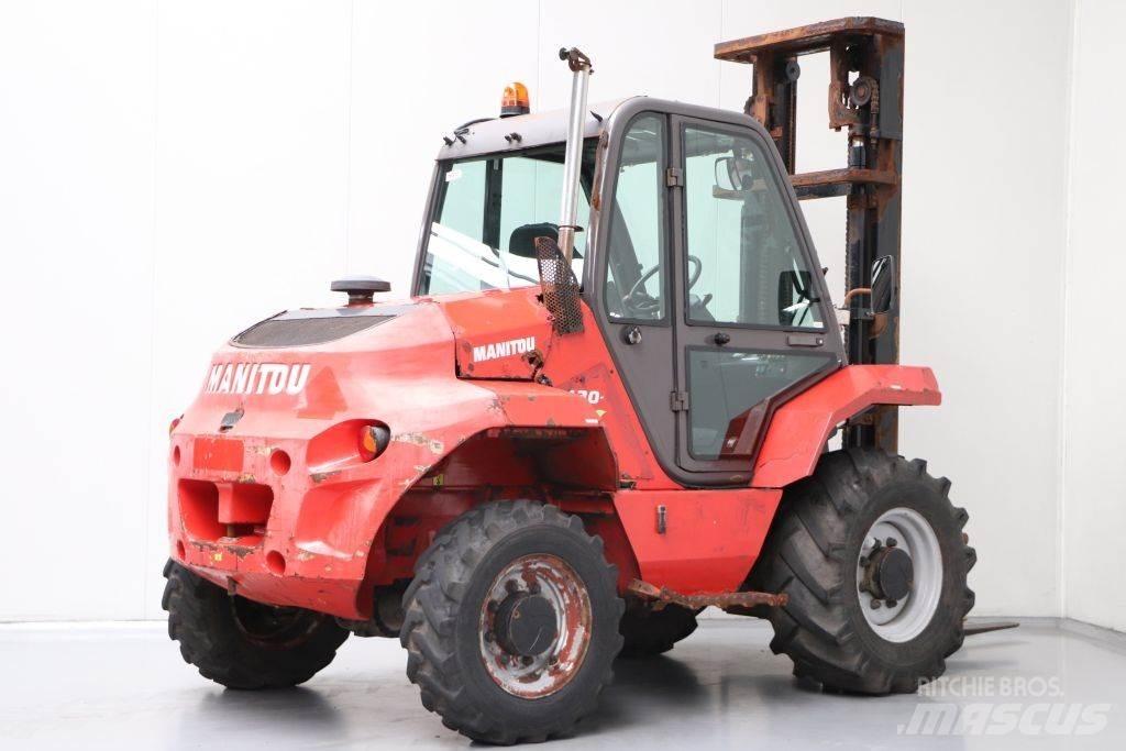 Manitou M30-4 Vanterenski viljuškar