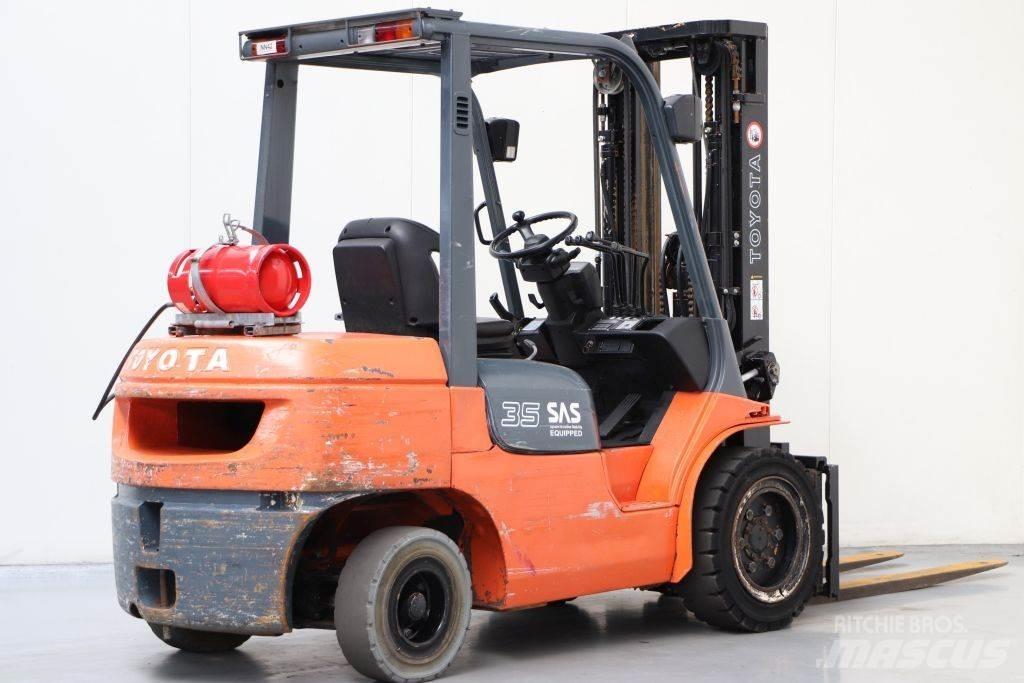Toyota 02-7FGJF35 Plinski viljuškari