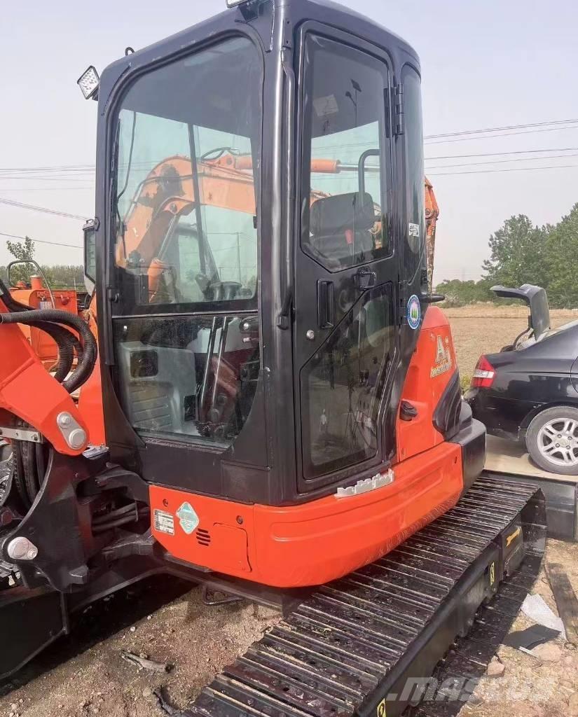 Kubota 161 Bageri guseničari