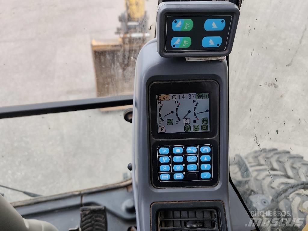 Komatsu PW 160-7E0 Bageri točkaši