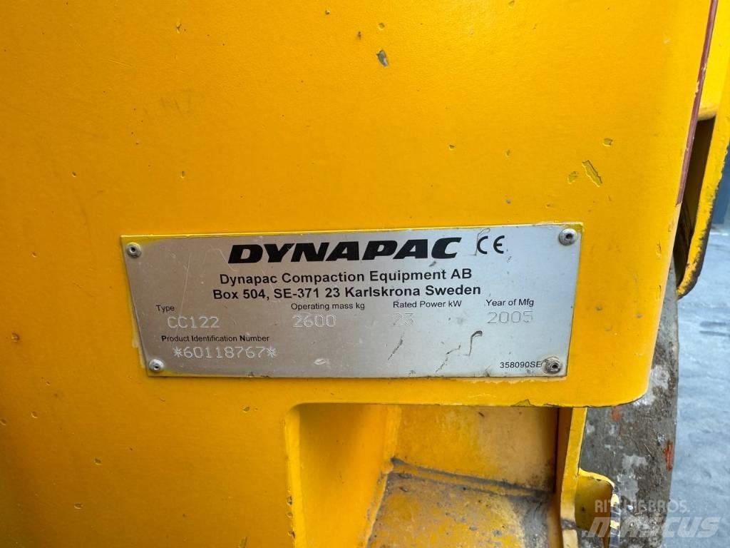 Dynapac CC 122 Nabijači zemlje