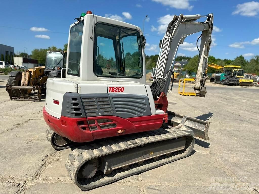 Takeuchi TB250 Mini bageri < 7t
