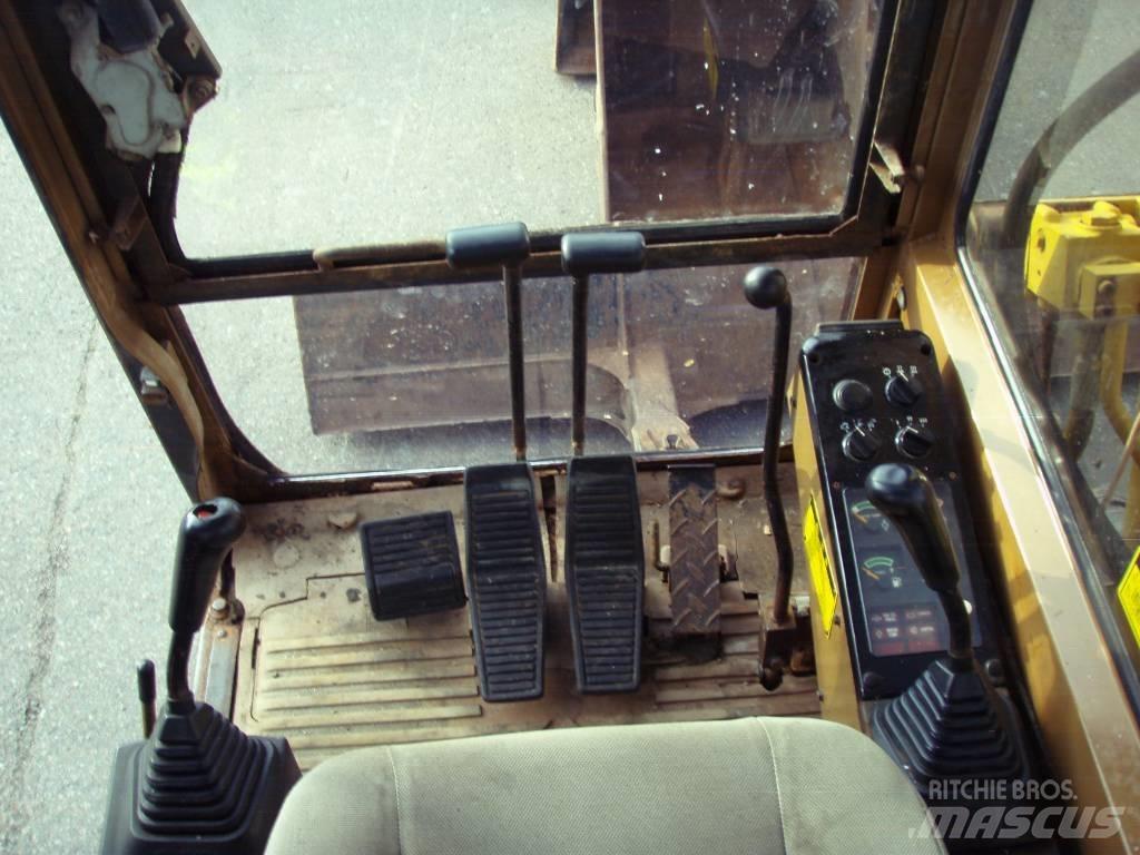 CAT E 70 B Midi bageri 7t – 12t