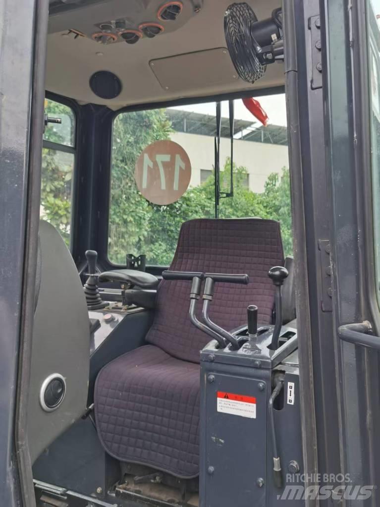 Shantui SD 22 Buldožeri guseničari