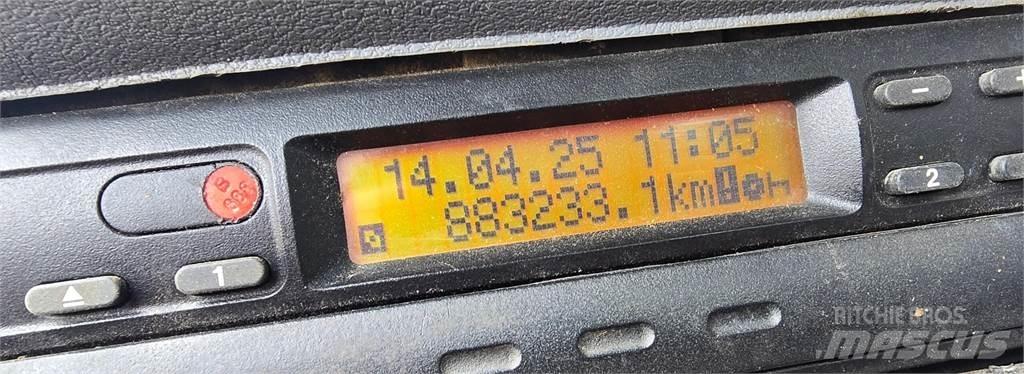 Sisu E12M 8X4 Kiperi kamioni