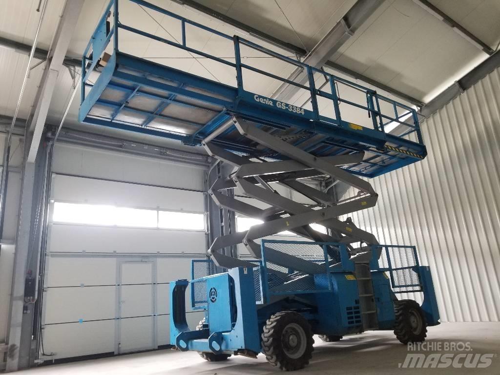 Genie GS3384 RT 4x4 Makazaste platforme