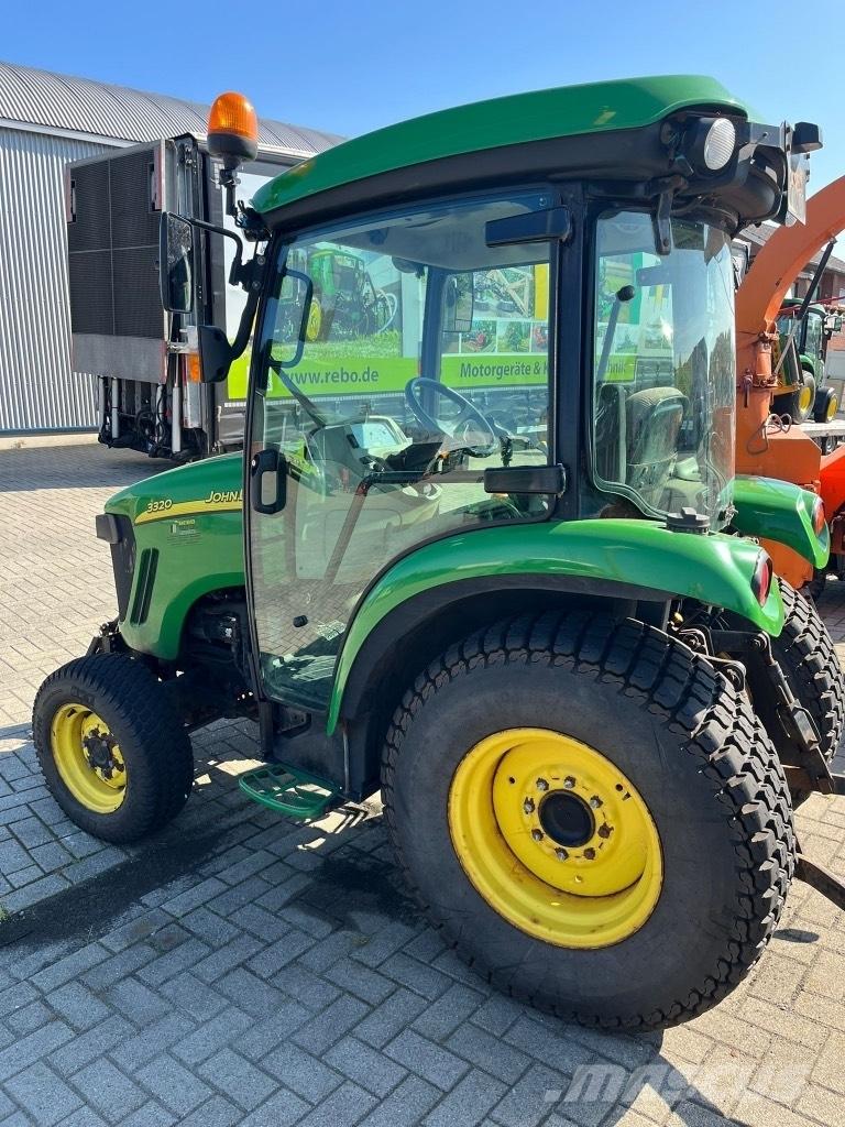 John Deere 3320 Manji traktori