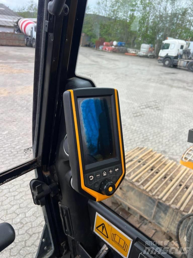 JCB JS 330 LC Bageri guseničari