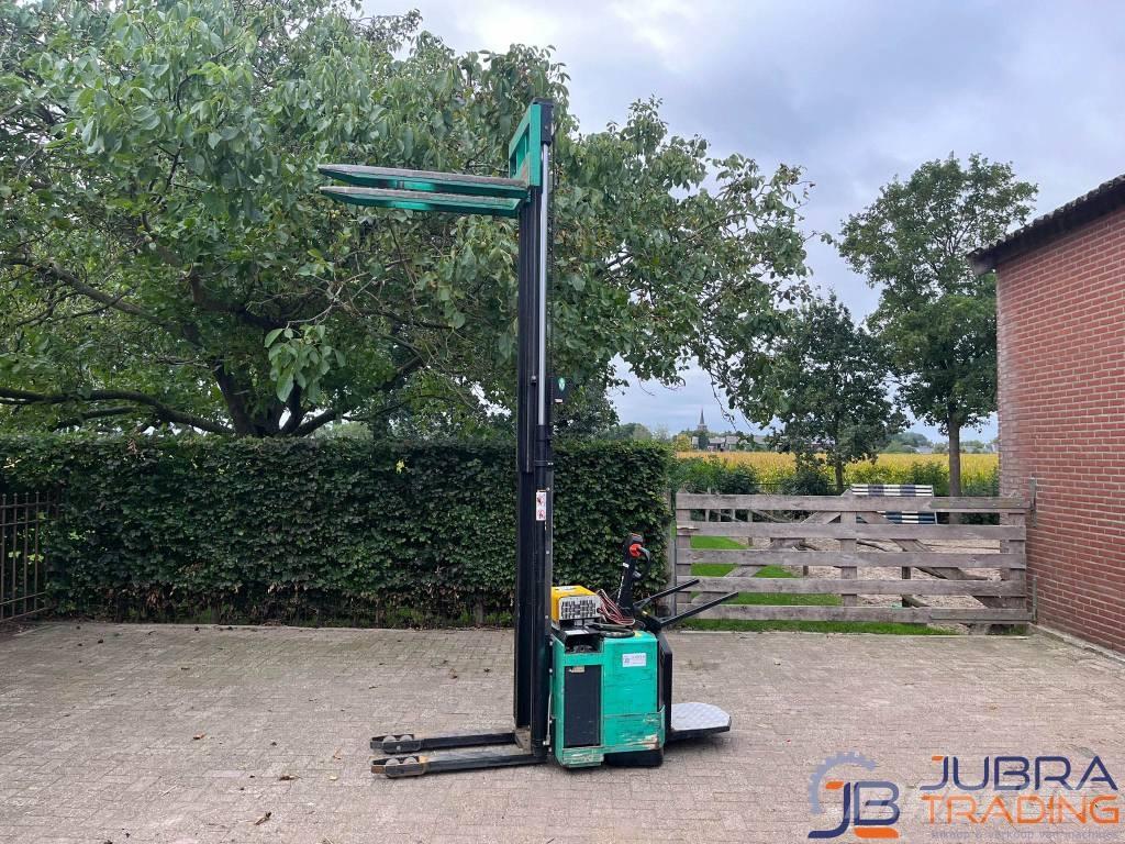 Mitsubishi SB12V Nisko podizni električni viljuškar sa stajalištom