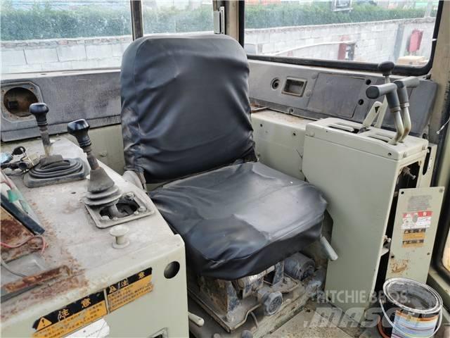 Komatsu D85-21 Buldožeri guseničari