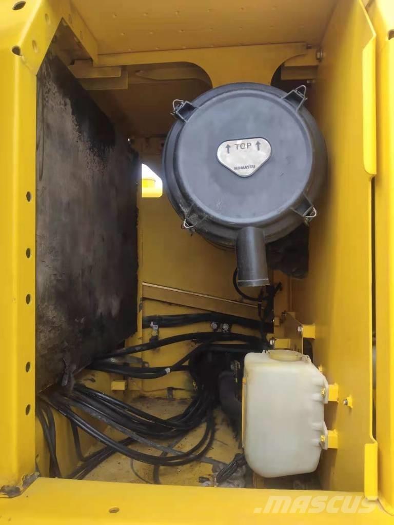 Komatsu 220-8 Bageri guseničari