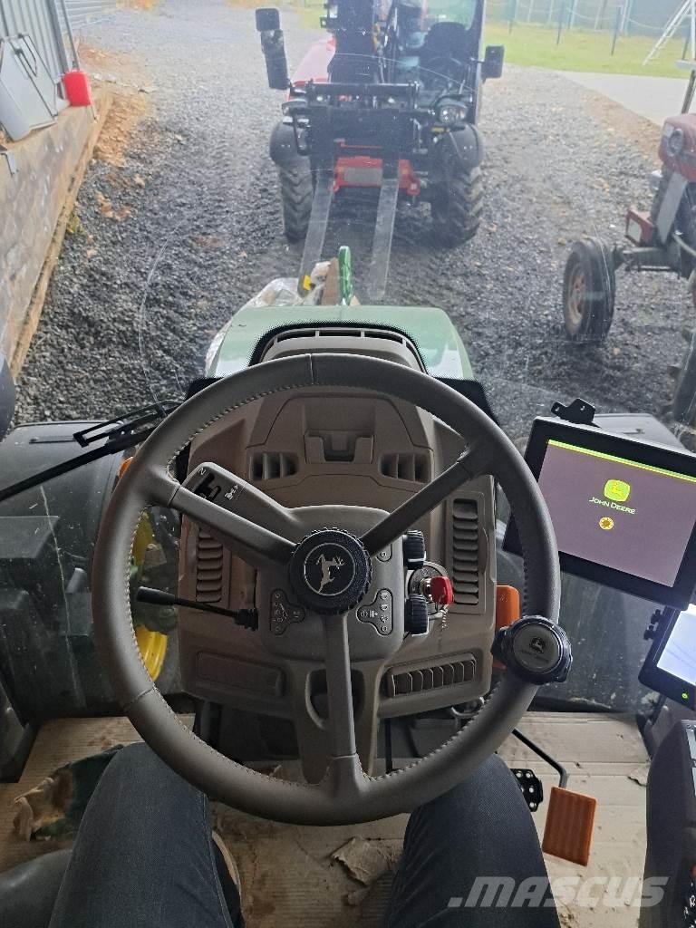 John Deere 6120 M Traktori