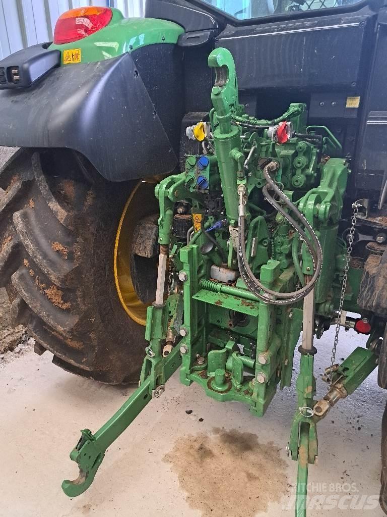 John Deere 6120 M Traktori