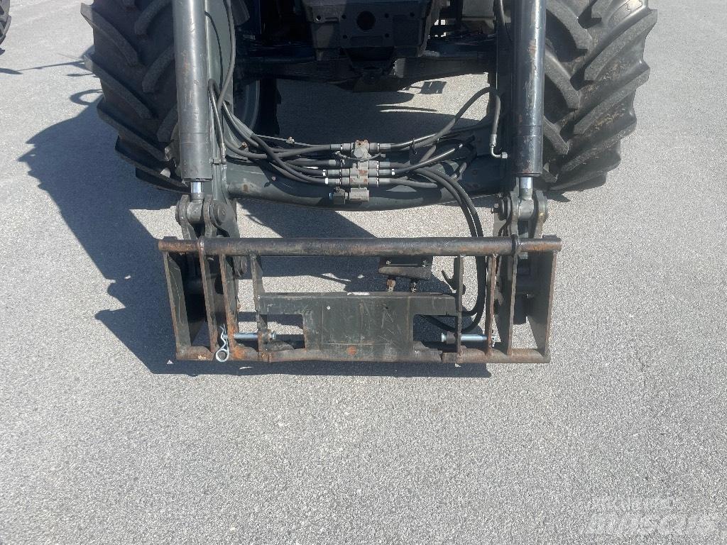 CASE MXM155 Traktori
