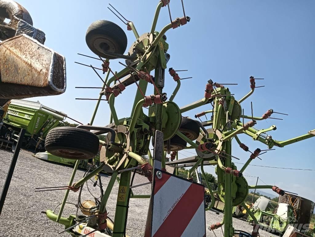 CLAAS Volto 900 T Okretači i sakupljači sena