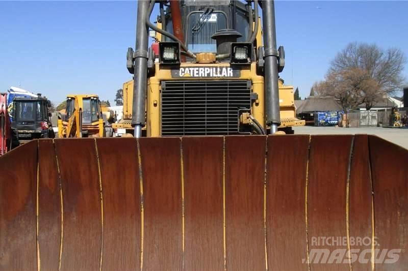 CAT D6R Buldožeri guseničari