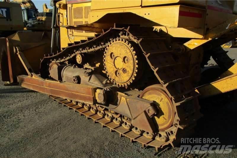 CAT D6R Buldožeri guseničari