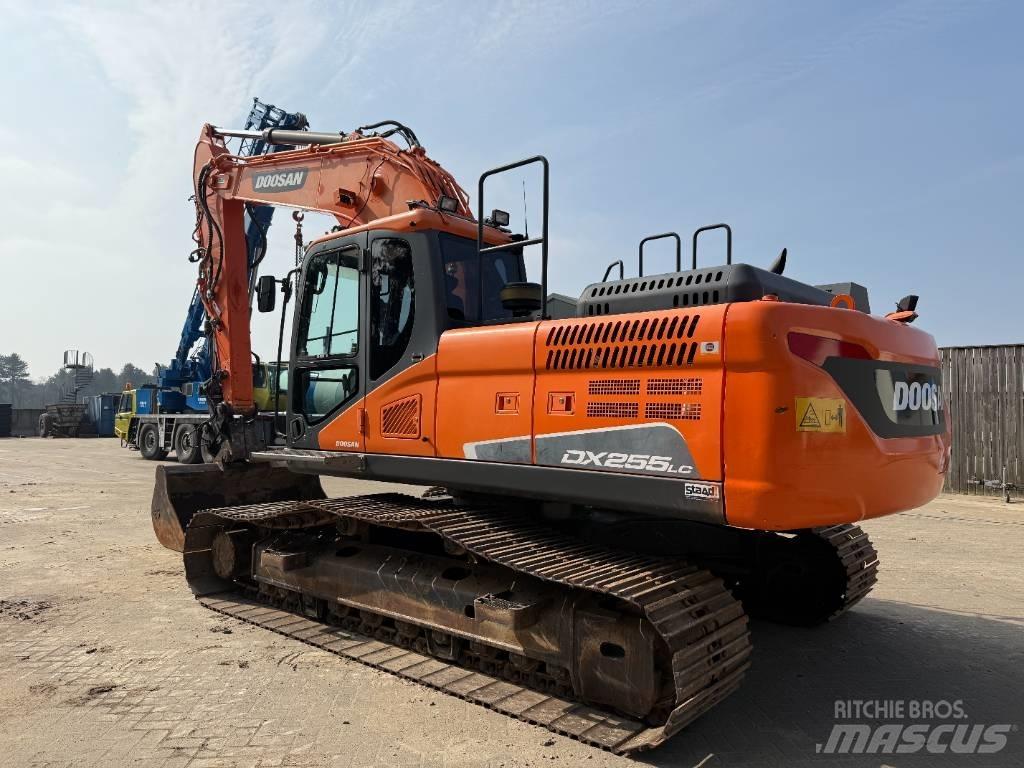 Doosan DX 255 LC-5 Bageri guseničari