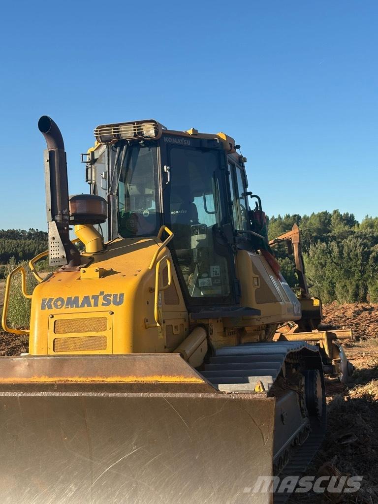 Komatsu D 61 EX-23 Buldožeri guseničari