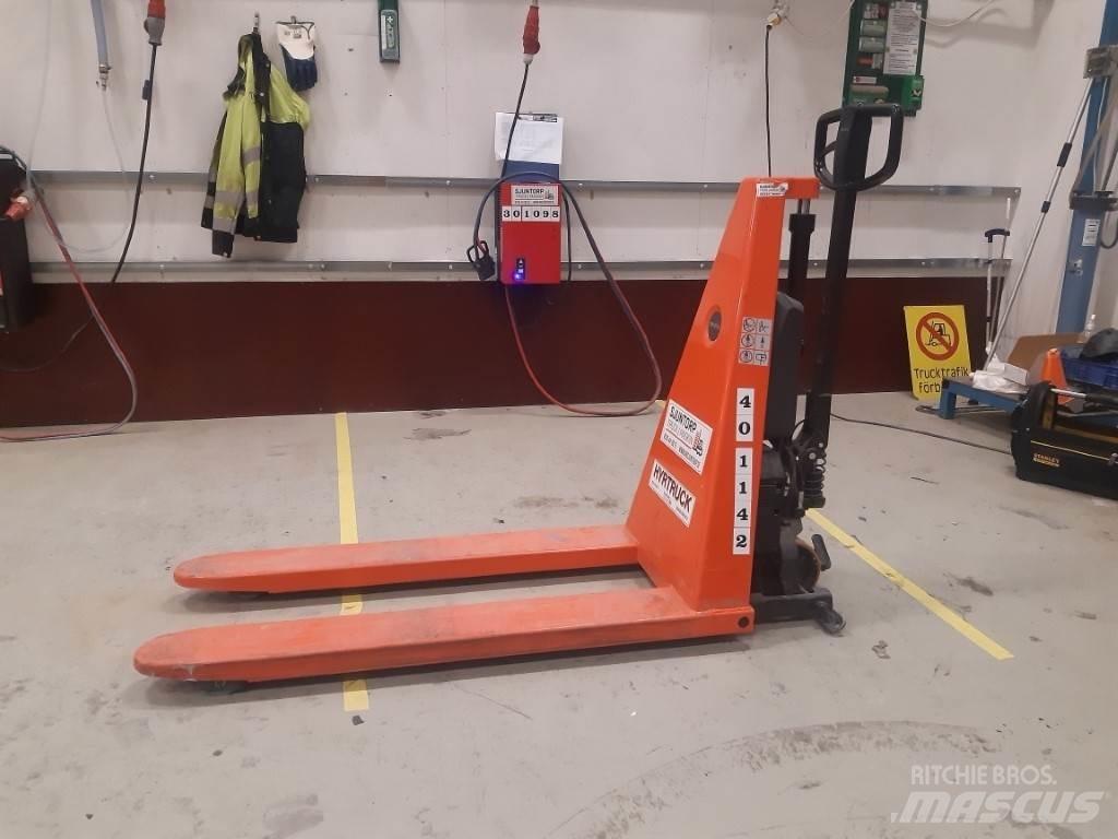 BT HHL100 Nisko podizni električni viljuškar