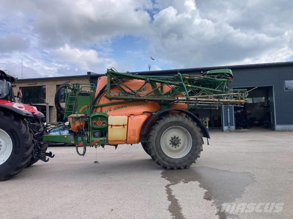 Amazone UX 5200 , 24 M Vučene prskalice
