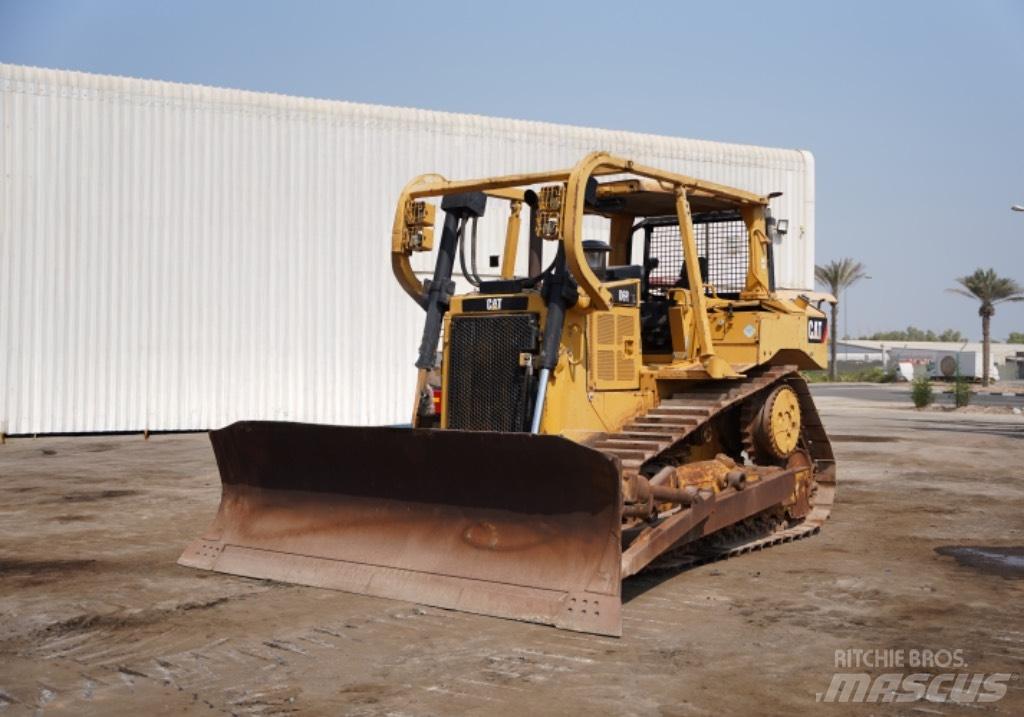 CAT D 6 R Buldožeri guseničari