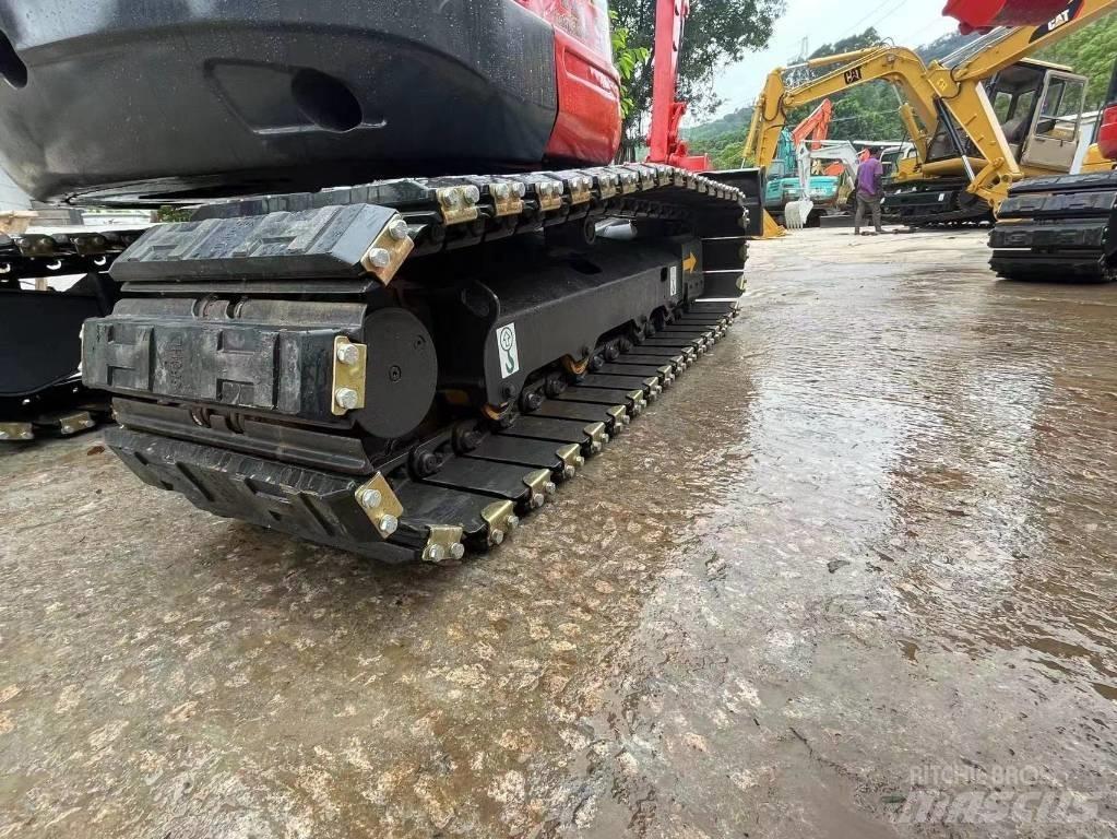 Kubota kx155 Bageri guseničari